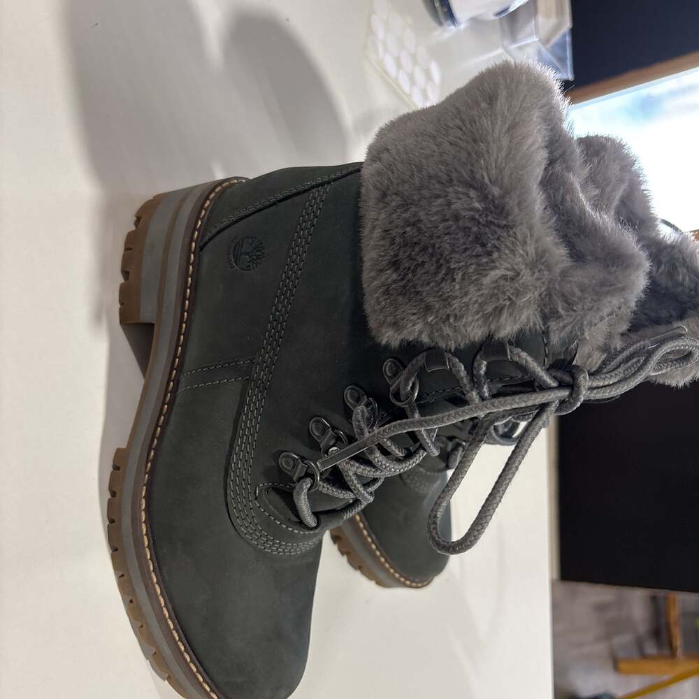 Timberland Women's Courmayeur Valley Wp 6in with Shearling Winter Boots Sz 8.5